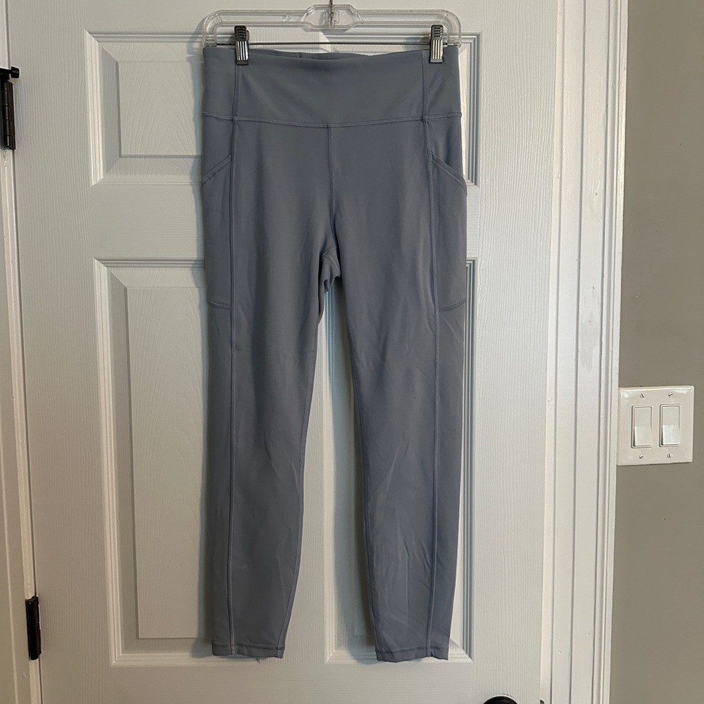 EUC lululemon Wunder Train High-Rise Crop with Pockets 23" Size 8